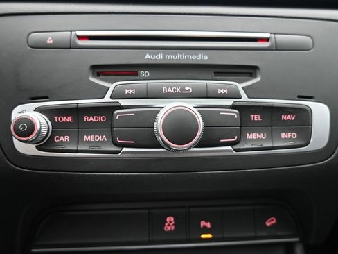 Used 2017 Audi Q3 2.0T Premium image 16