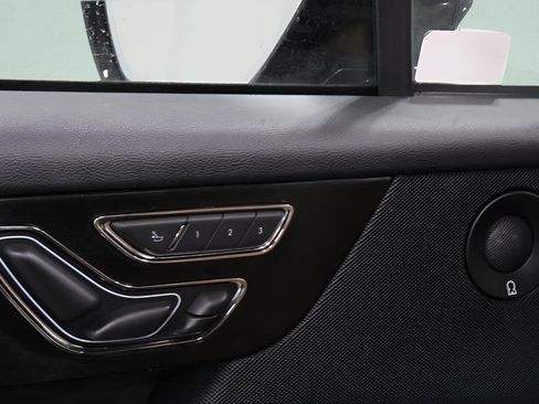 Used 2021 Lincoln Corsair Reserve w/ Equipment Group 201A image 23