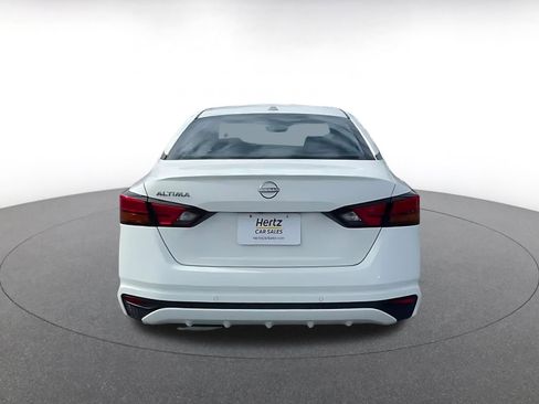 Used 2025 Nissan Altima 2.5 SV image 12