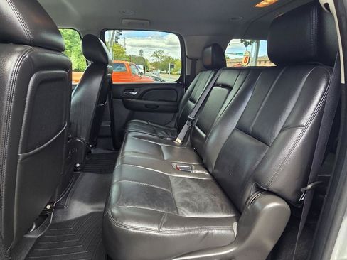 Used 2012 Chevrolet Suburban LT w/ Luxury Package AWD/4WD image 16