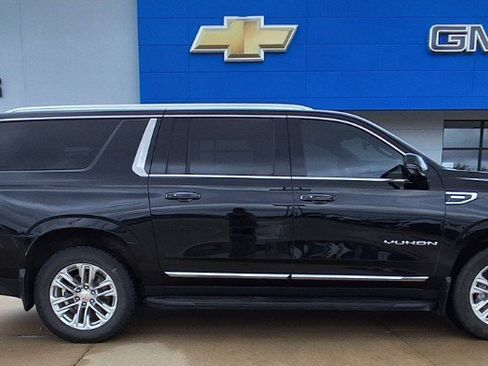 Used 2022 GMC Yukon XL SLT w/ SLT Premium Package AWD/4WD image 1