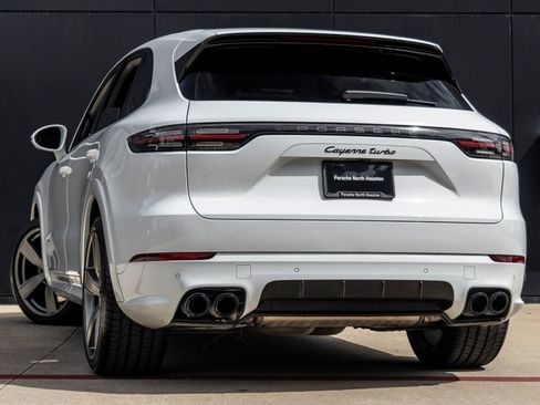 Certified 2023 Porsche Cayenne Turbo AWD/4WD image 3