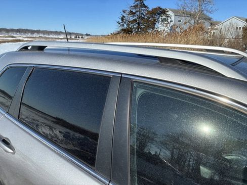 Used 2019 Jeep Cherokee Limited image 14