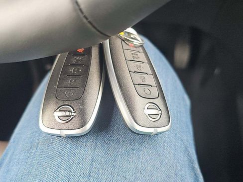 Used 2025 Nissan Armada Platinum Reserve image 3