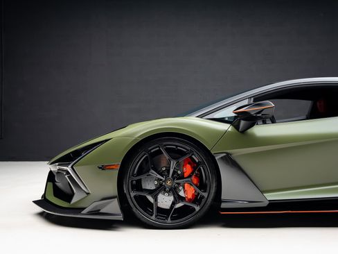 Used 2024 Lamborghini Revuelto AWD/4WD image 20