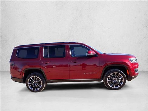 Used 2022 Jeep Wagoneer Series III w/ Premium Group I AWD/4WD image 5