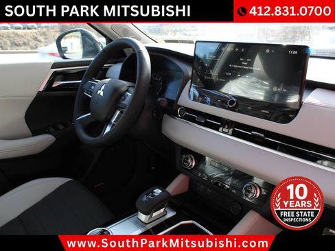 New 2026 Mitsubishi Outlander SE image 10