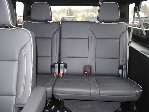 New 2025 Chevrolet Suburban Premier w/ Sun And Tow Package image 32