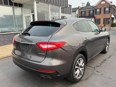 Used 2017 Maserati Levante AWD/4WD image 7