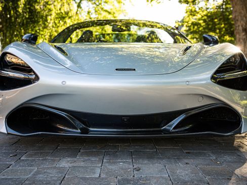 Used 2021 McLaren 720S Performance RWD image 12