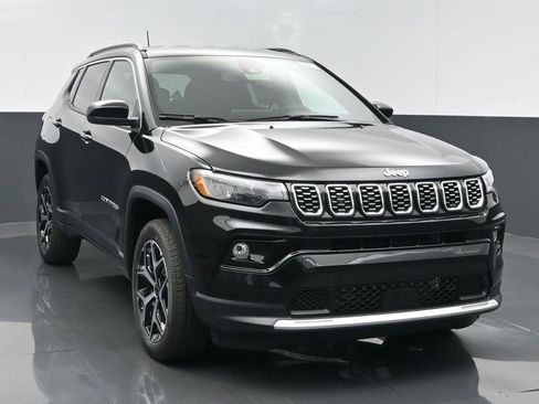 Used 2025 Jeep Compass Limited image 2