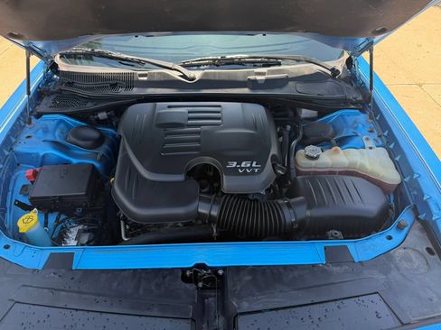 Used 2019 Dodge Challenger SXT w/ Blacktop Package RWD image 25