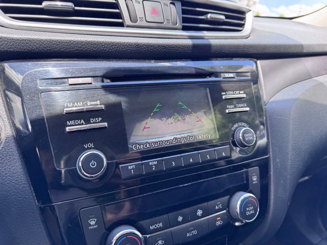 Used 2015 Nissan Rogue SV FWD image 9