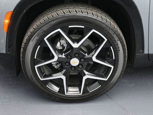 New 2025 Chevrolet Traverse High Country FWD image 23