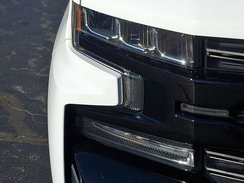 Used 2020 Chevrolet Silverado 1500 LT Trail Boss AWD/4WD image 9