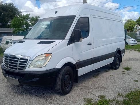 Used 2008 Dodge Sprinter 3500 image 2