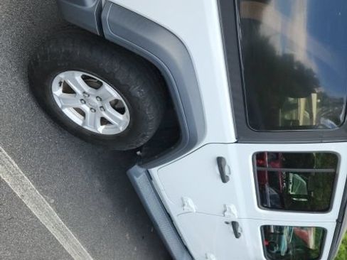 Used 2018 Jeep Wrangler Unlimited Sport S AWD/4WD image 12