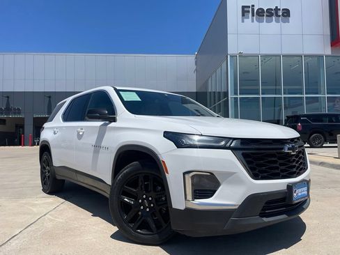 Used 2022 Chevrolet Traverse LS w/ LPO, Blackout Package FWD image 1