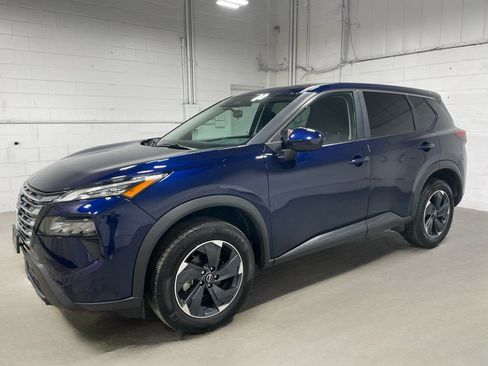 Used 2025 Nissan Rogue SV AWD/4WD image 1