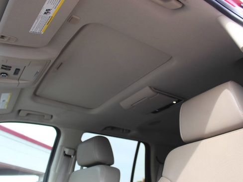 Used 2015 Chevrolet Tahoe LTZ AWD/4WD image 26