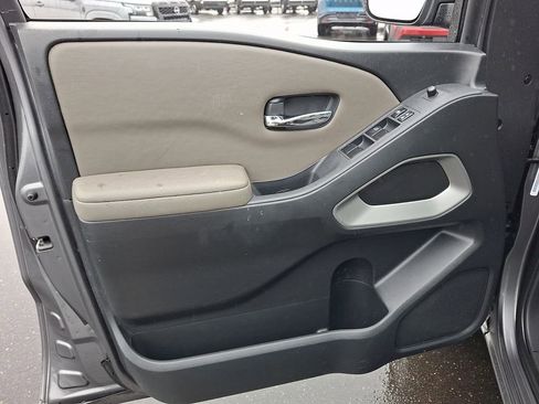 Certified 2022 Nissan Frontier SV image 14