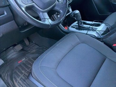 Used 2021 Chevrolet Colorado LT w/ Safety Package image 9