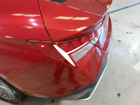 Certified 2025 Hyundai Elantra Hybrid FWD image 36