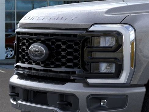 New 2026 Ford F250 Lariat w/ Black Appearance Package image 17