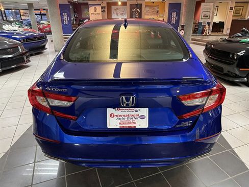 Used 2018 Honda Accord Sport image 7