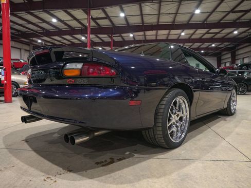 Used 2001 Chevrolet Camaro Z28 w/ SS Performance/Appearance Pkg image 8