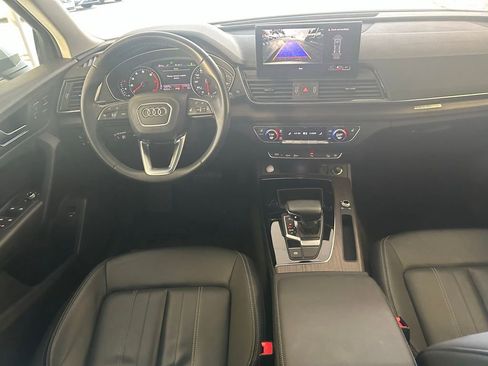 Used 2023 Audi Q5 2.0T Premium w/ Convenience Package image 9