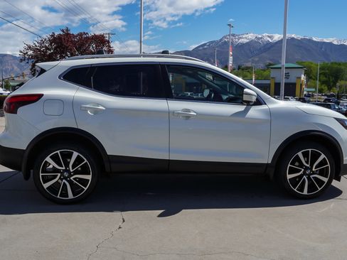 Used 2018 Nissan Rogue Sport SL AWD/4WD image 9