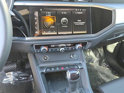 Certified 2025 Audi Q3 2.0T Premium w/ Convenience Package image 23