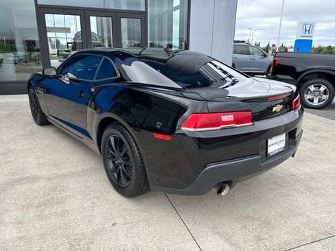 Used 2015 Chevrolet Camaro LS RWD image 7