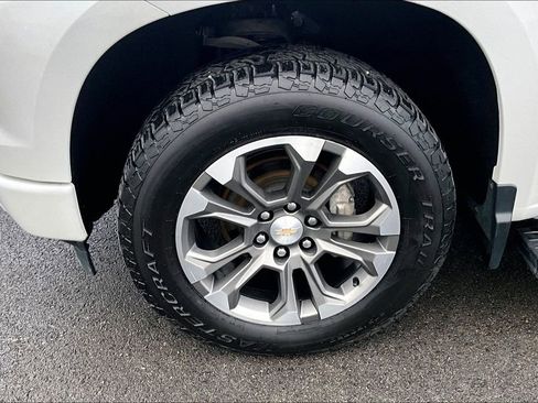 Used 2022 Chevrolet Silverado 1500 High Country w/ Z71 Off-Road Package image 9