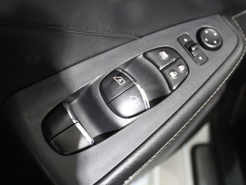 Used 2018 Nissan Maxima Platinum image 11