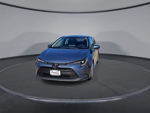 Used 2024 Toyota Corolla LE FWD image 3