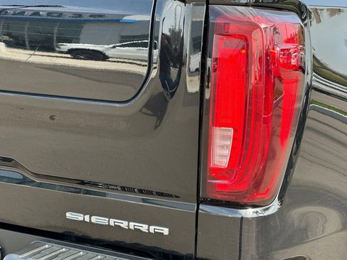 Used 2022 GMC Sierra 1500 Denali w/ Technology Package AWD/4WD image 37
