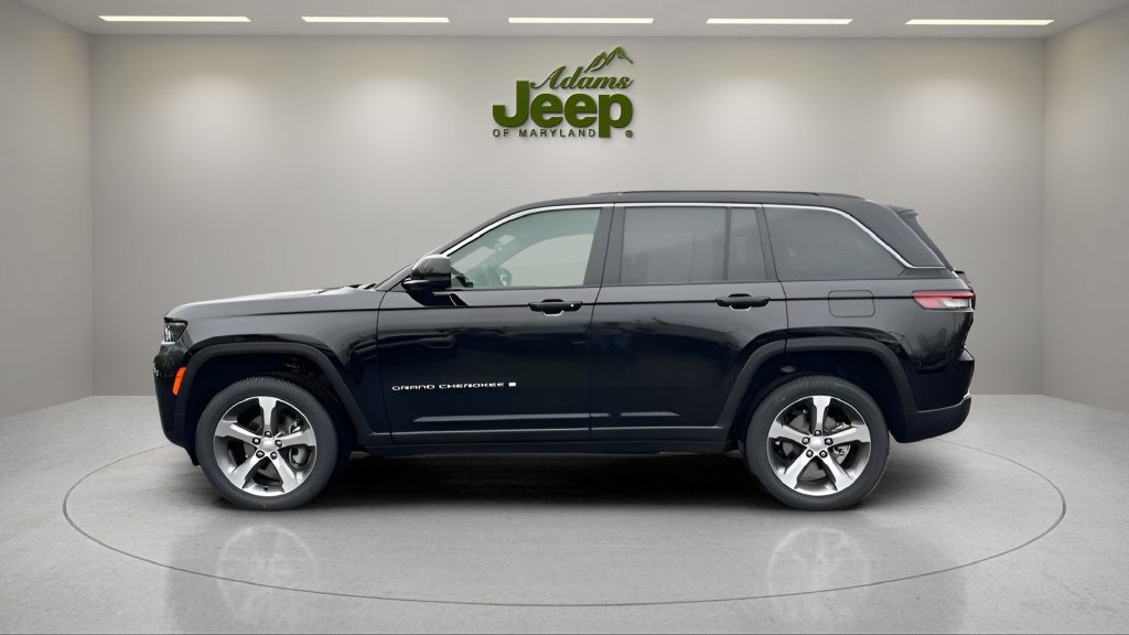 New 2026 Jeep Grand Cherokee Limited w/ Trailer Tow Package AWD/4WD image 16