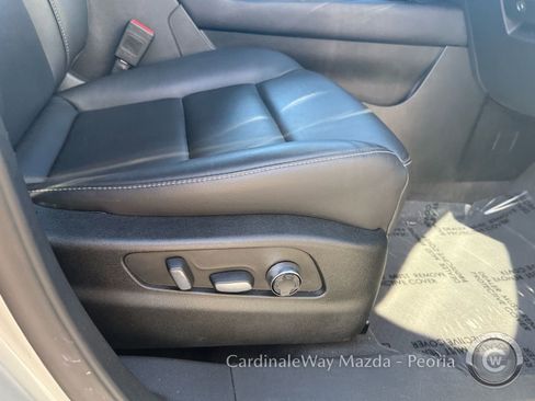 Used 2025 Cadillac XT4 Premium Luxury image 15