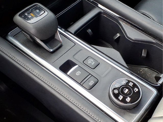 Used 2024 Nissan Pathfinder SL AWD/4WD image 10