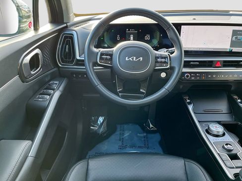 Certified 2025 Kia Sorento EX w/ EX Panoramic Sunroof Package image 22