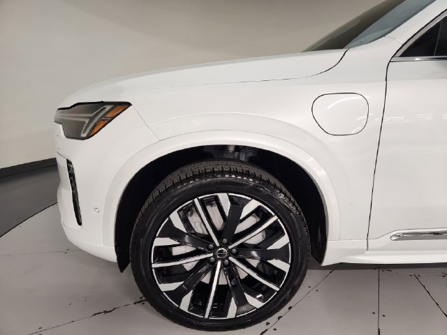 New 2026 Volvo XC90 T8 Plus w/ Protection Package Premier AWD/4WD image 11