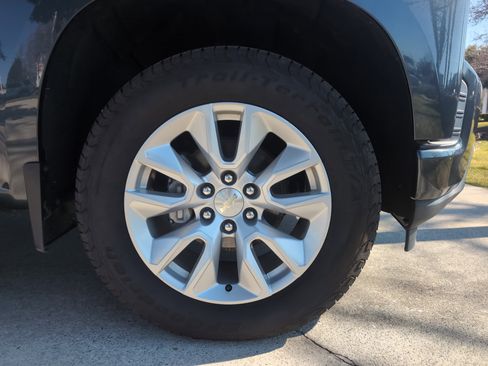 Used 2019 Chevrolet Silverado 1500 Custom w/ Custom Value Package image 13