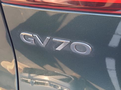 Used 2022 Genesis GV70 2.5T w/ Advanced Package image 31