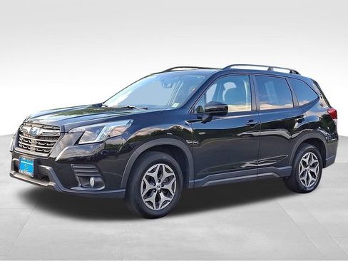 Used 2023 Subaru Forester Premium AWD/4WD image 3