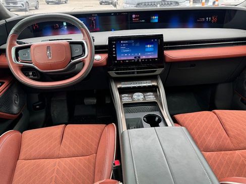 Certified 2024 Lincoln Nautilus Black Label image 9