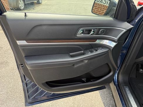 Used 2016 Ford Explorer Limited w/ Equipment Group 301A AWD/4WD image 9