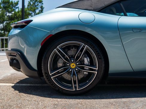 Used 2024 Ferrari Roma Spider RWD image 19