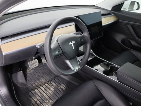 Used 2020 Tesla Model 3 Standard Range image 24
